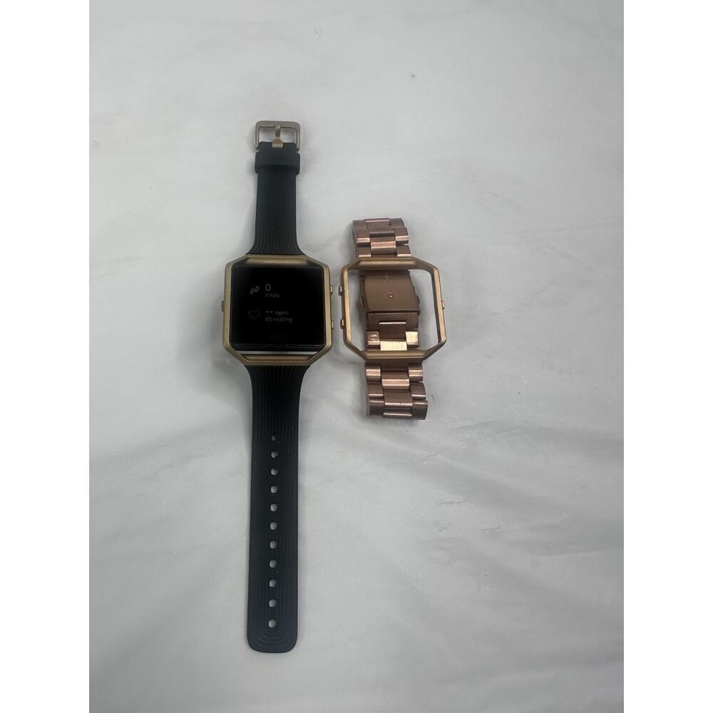 Fitbit Blaze Smart Fitness Watch Charger Extra Watch Band Workout Works